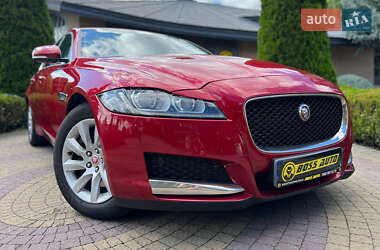 Седан Jaguar XF 2017 в 
