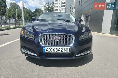 Седан Jaguar XF 2015 в 