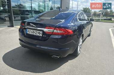 Седан Jaguar XF 2015 в 