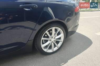 Седан Jaguar XF 2015 в 