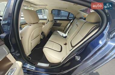 Седан Jaguar XF 2015 в 