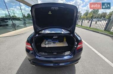 Седан Jaguar XF 2015 в 