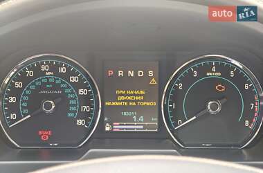 Седан Jaguar XF 2015 в 