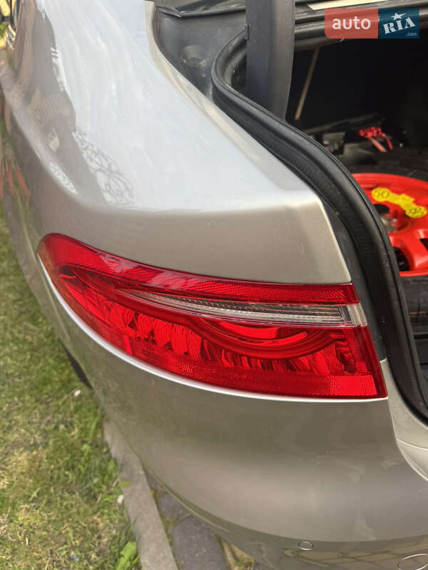 Седан Jaguar XF 2016 в Львові