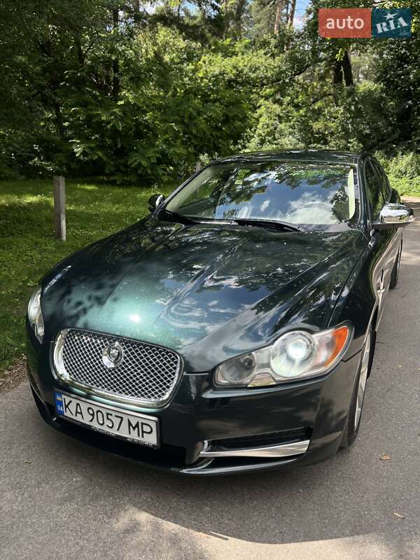 Седан Jaguar XF 2008 в Киеве