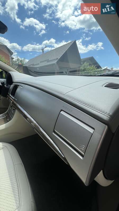 Седан Jaguar XF 2008 в Киеве