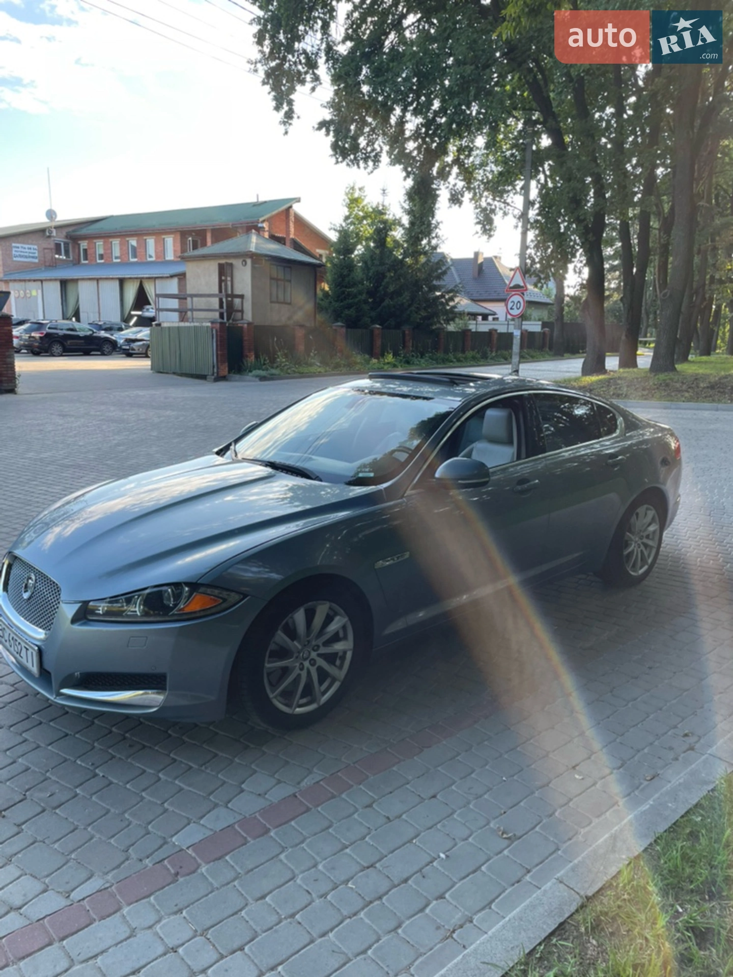 2013 Jaguar XF - мініатюра 3