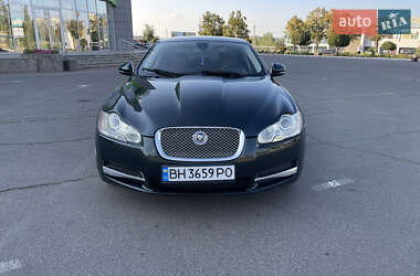 Седан Jaguar XF 2009 в Кривом Роге