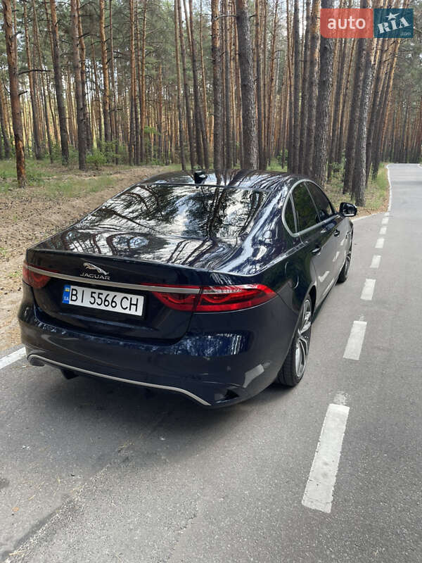 Седан Jaguar XF 2024 в Полтаве