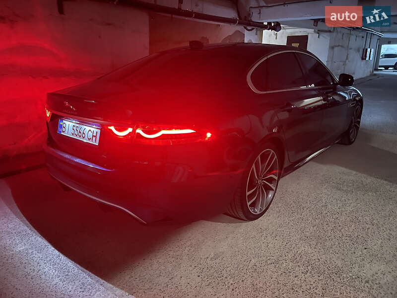 Седан Jaguar XF 2024 в Полтаве
