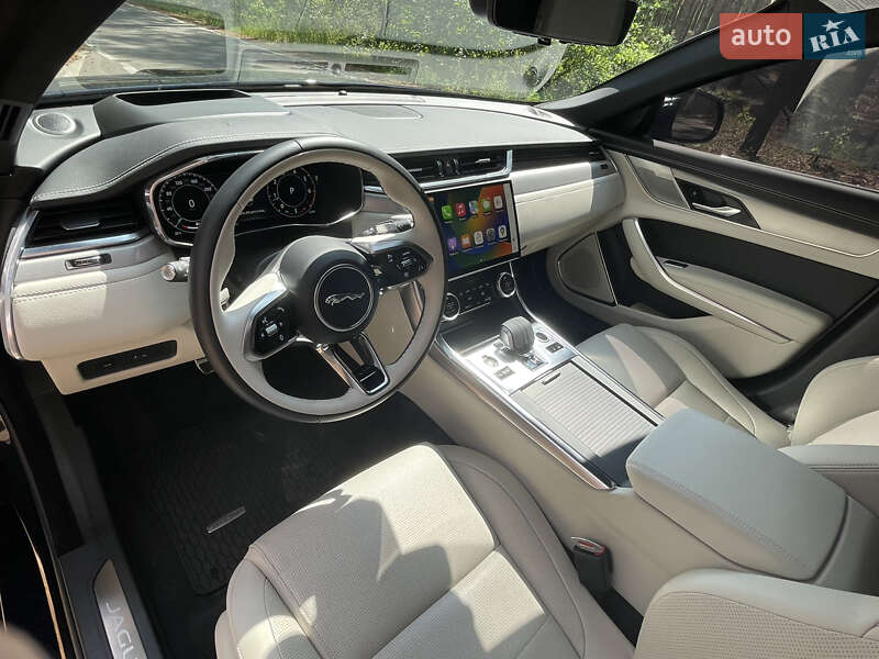 Седан Jaguar XF 2024 в Полтаве