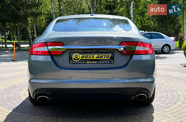 Седан Jaguar XF 2013 в 