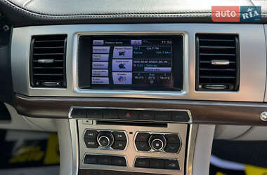 Седан Jaguar XF 2013 в 