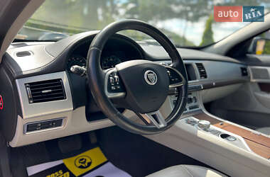 Седан Jaguar XF 2013 в 
