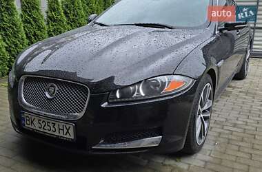Седан Jaguar XF 2012 в 