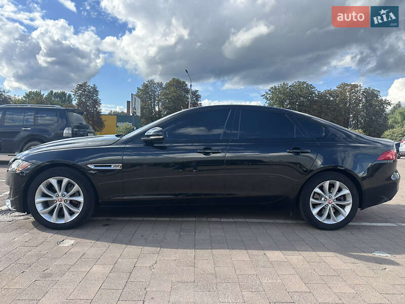 Седан Jaguar XF 2016 в Житомире
