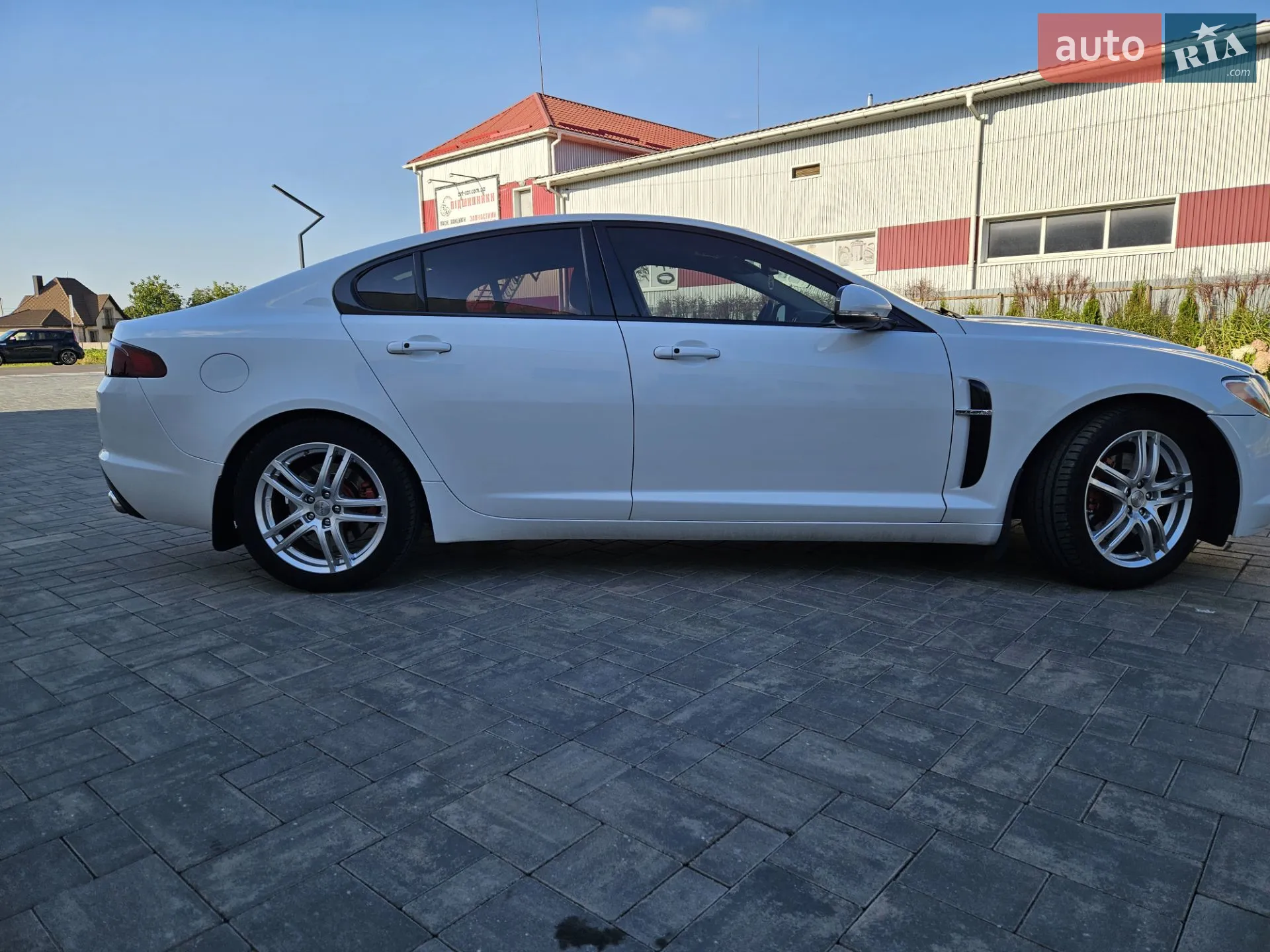 2010 Jaguar XF - мініатюра 19
