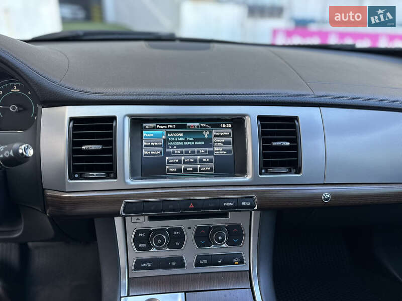Седан Jaguar XF 2013 в Одессе