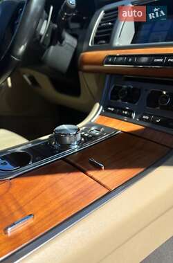 Седан Jaguar XF 2012 в 