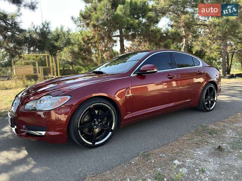 Седан Jaguar XF 2012 в Одессе