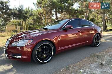 Седан Jaguar XF 2012 в 