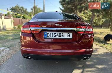 Седан Jaguar XF 2012 в 