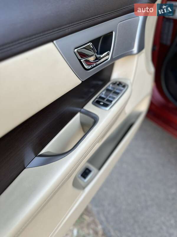 Седан Jaguar XF 2012 в Одессе
