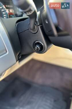 Седан Jaguar XF 2012 в 