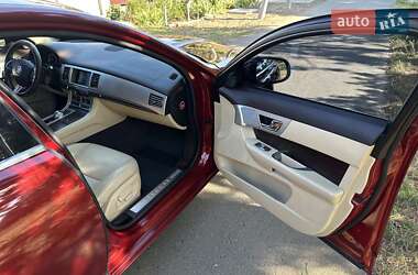 Седан Jaguar XF 2012 в 