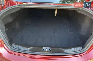 Седан Jaguar XF 2012 в 