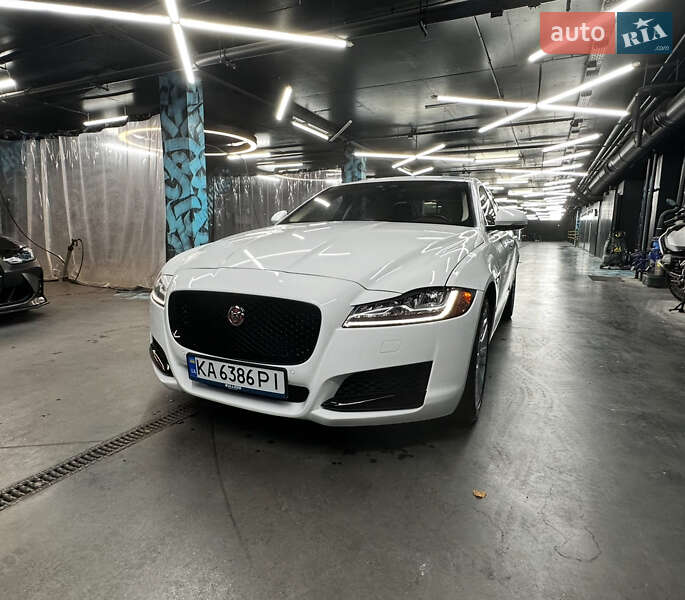 Седан Jaguar XF 2017 в Києві