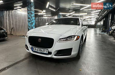 Седан Jaguar XF 2017 в 