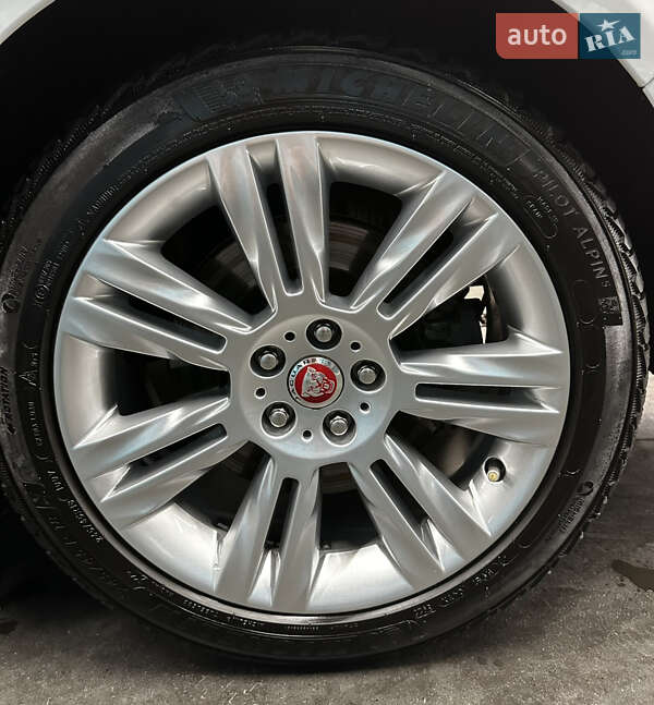 Седан Jaguar XF 2017 в Києві