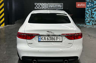 Седан Jaguar XF 2017 в 