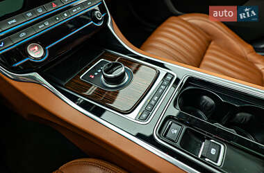 Седан Jaguar XF 2016 в 
