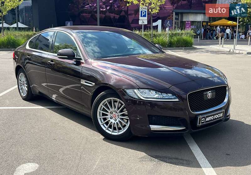 Jaguar XF 2020