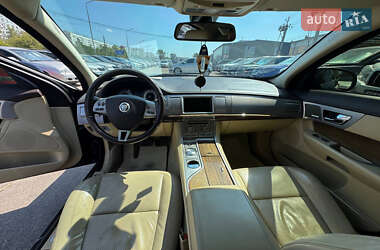 Седан Jaguar XF 2008 в 