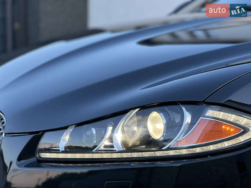 Седан Jaguar XF 2014 в Тернополі