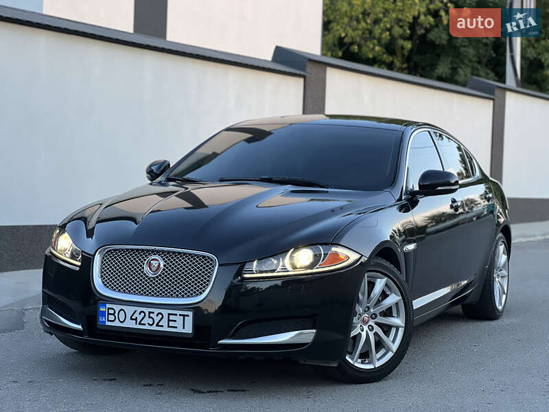 Седан Jaguar XF 2014 в Тернополі