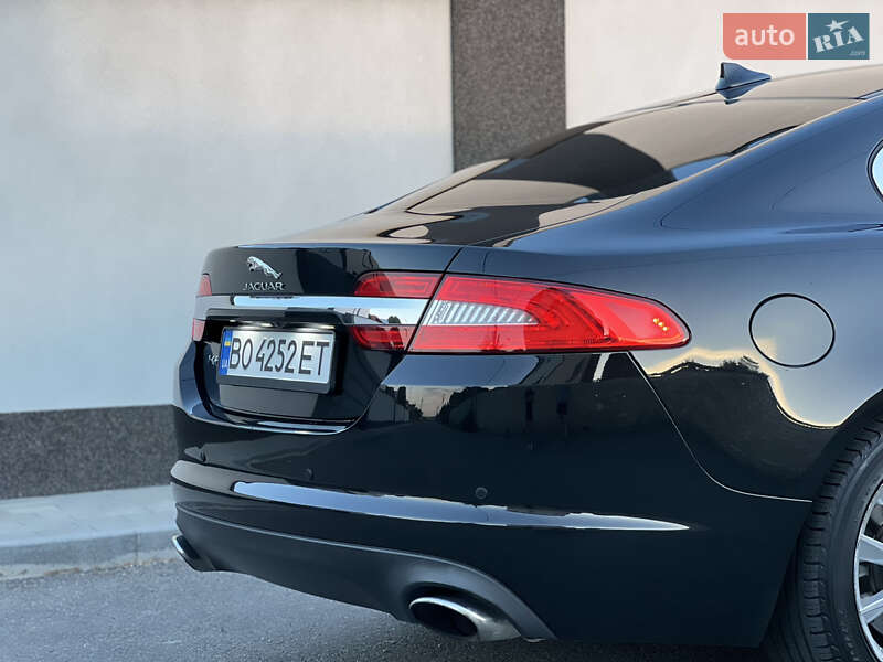Седан Jaguar XF 2014 в Тернополі