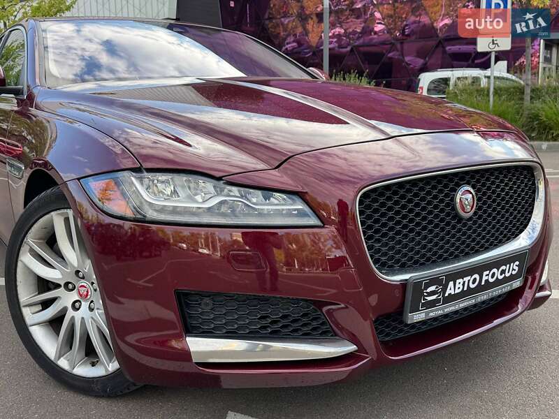 Седан Jaguar XF 2016 в Києві