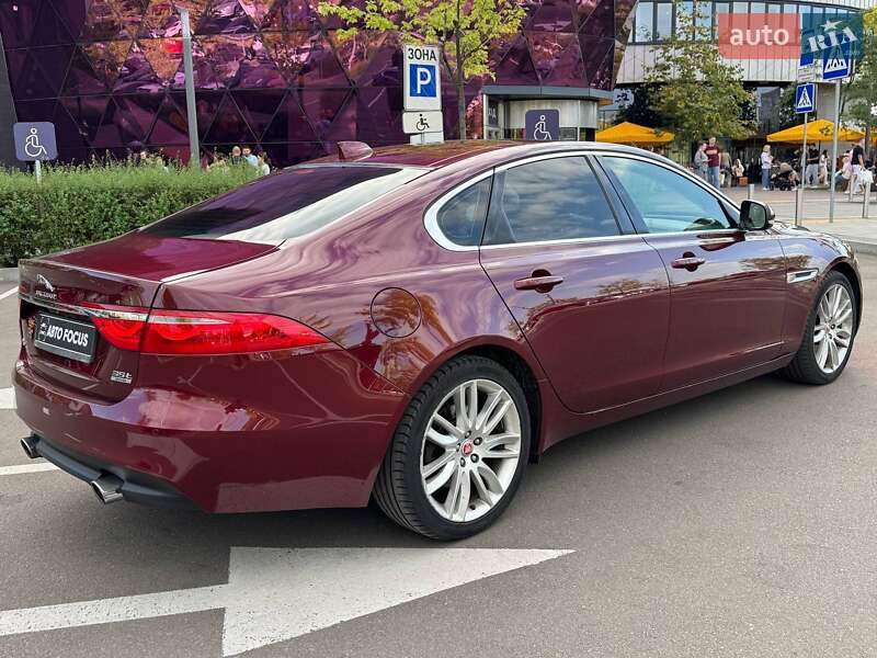 Седан Jaguar XF 2016 в Києві