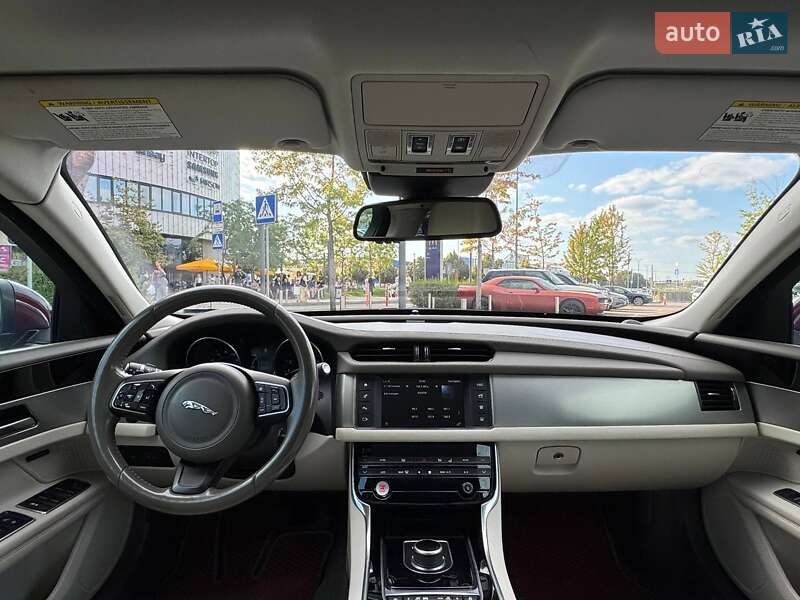 Седан Jaguar XF 2016 в Києві