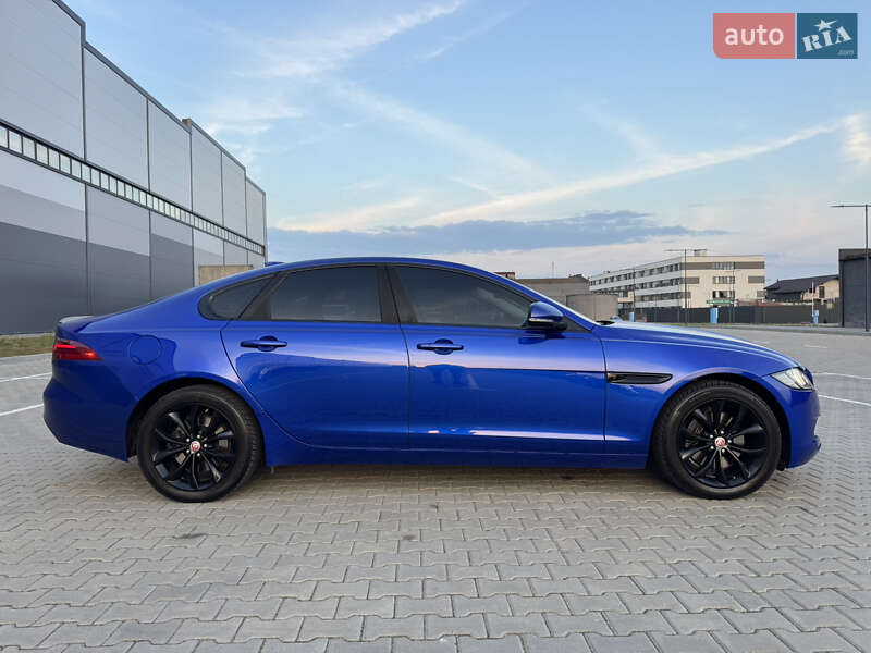 Седан Jaguar XF 2016 в Ивано-Франковске