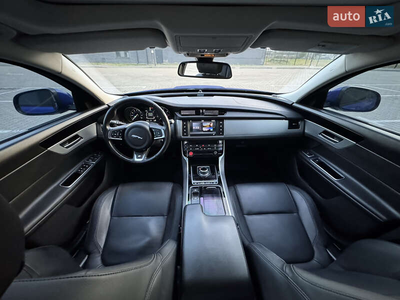 Седан Jaguar XF 2016 в Ивано-Франковске