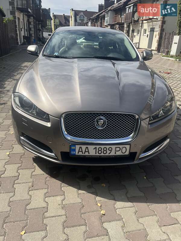 Jaguar XF 2012