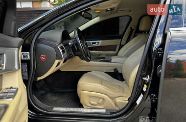 Седан Jaguar XF 2013 в 