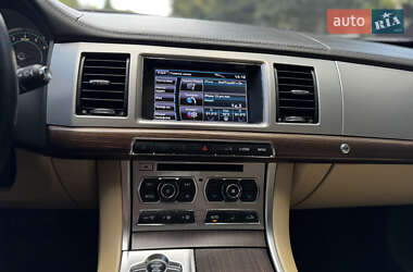 Седан Jaguar XF 2013 в 