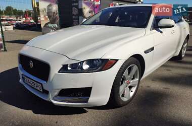 Седан Jaguar XF 2017 в Киеве