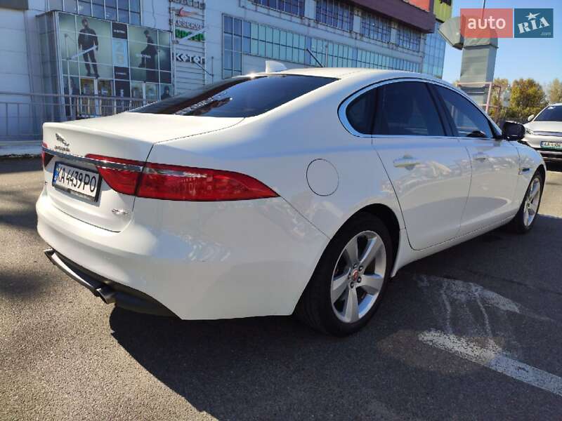 Седан Jaguar XF 2017 в Киеве